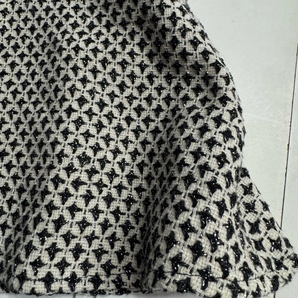White House Black Market Wool Blend Black White Geometric Trumpet Skirt Sz 10 - Picture 2 of 7